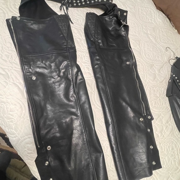 Women’s XS Studded Leather Motorcycle Chaps - Picture 2 of 7